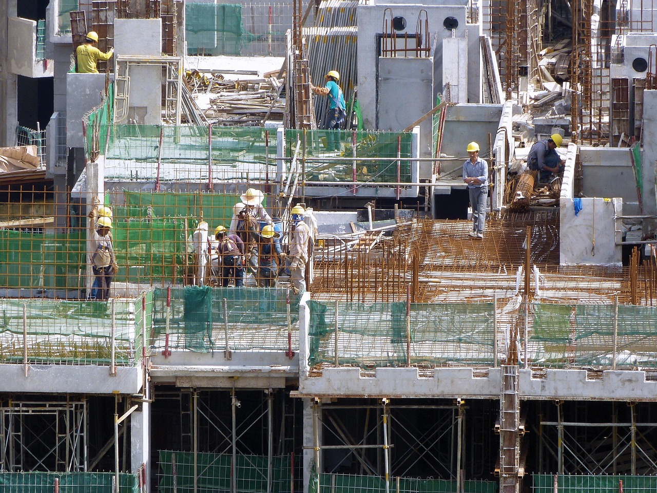 基礎工事・鉄骨工事